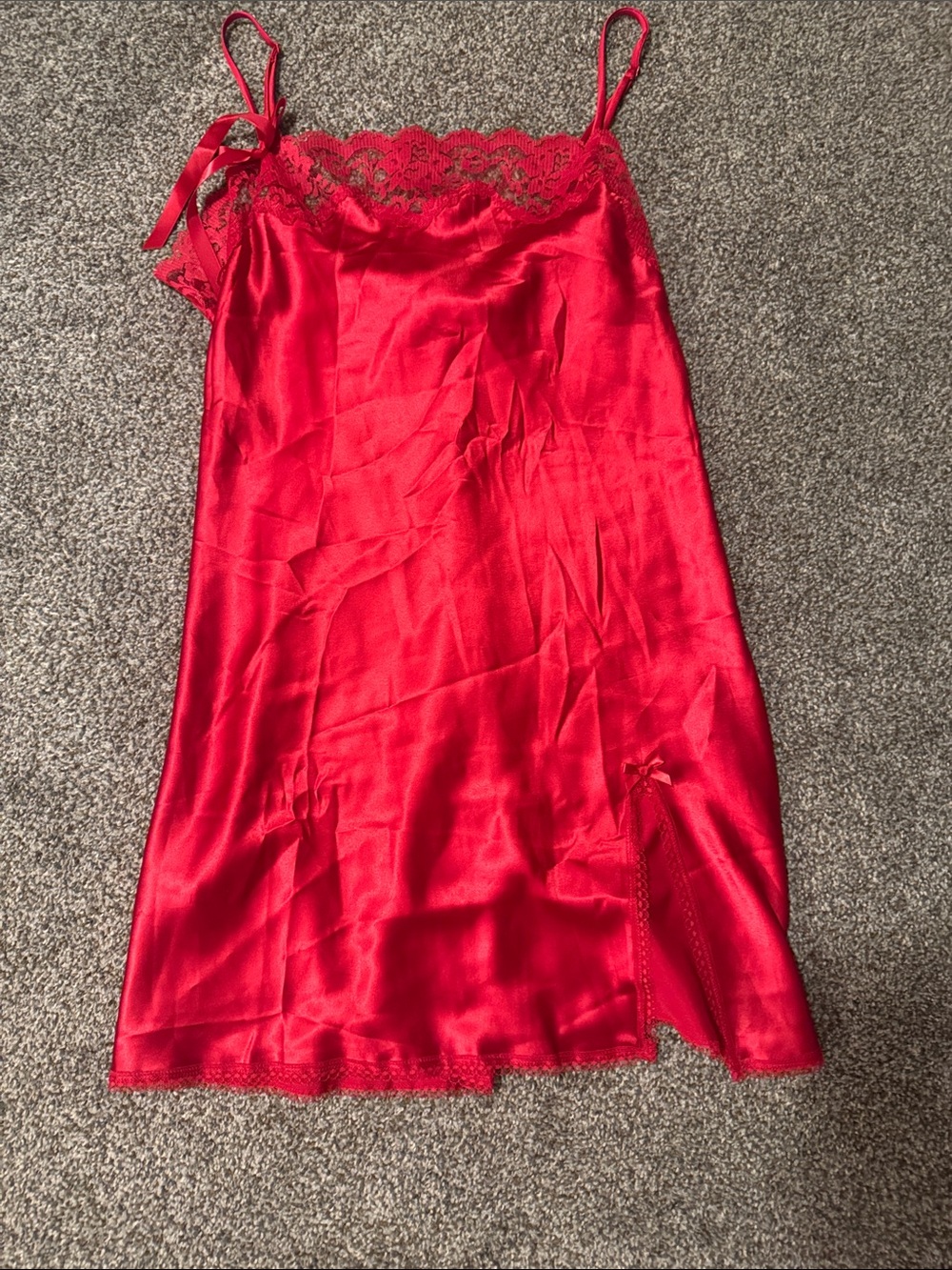 Vintage Victoria’s secret angels red short slip from early 2000s